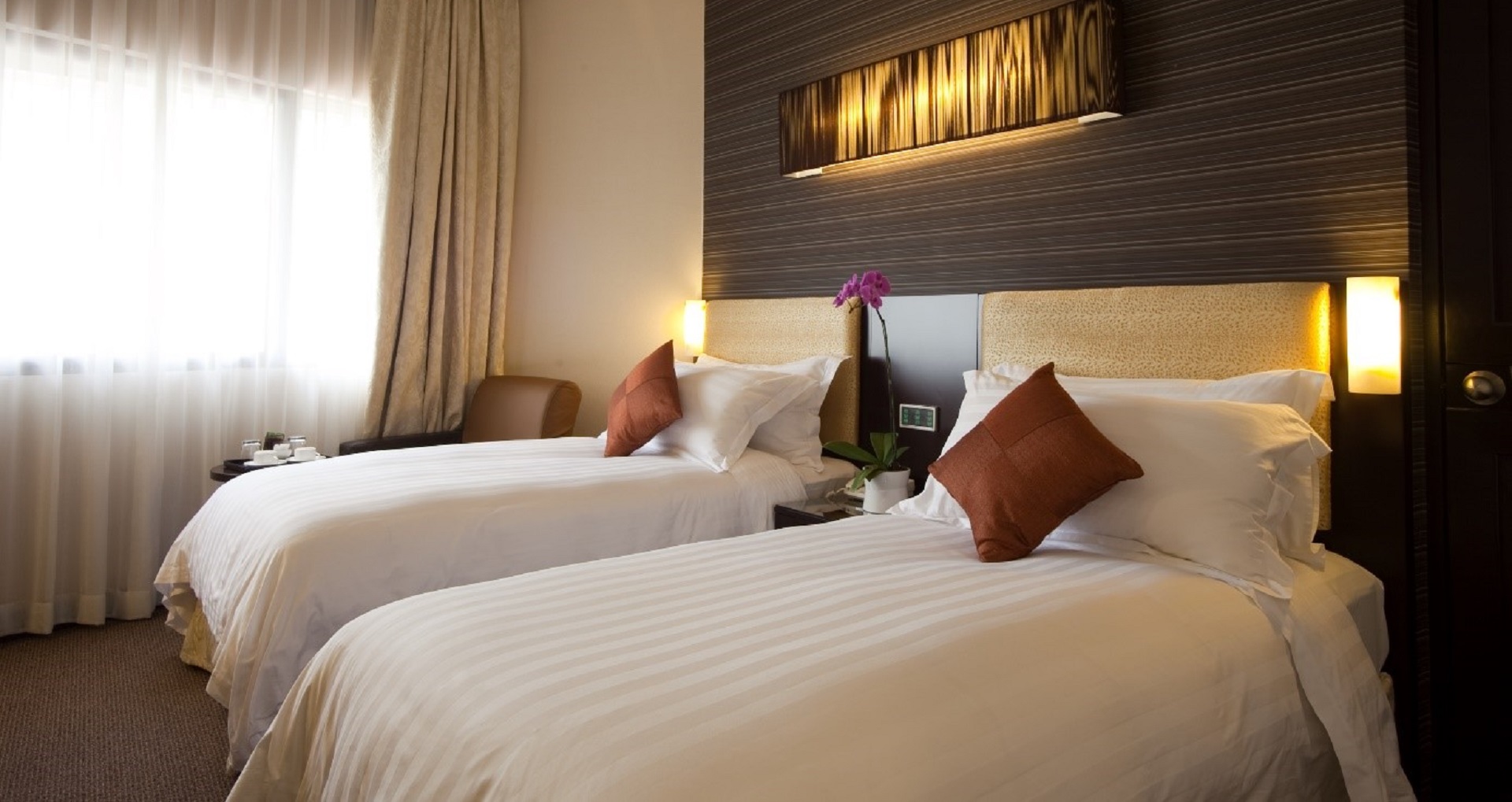 Great Value Hotel, Excellent Location in Singapore Hotel Royal Queens