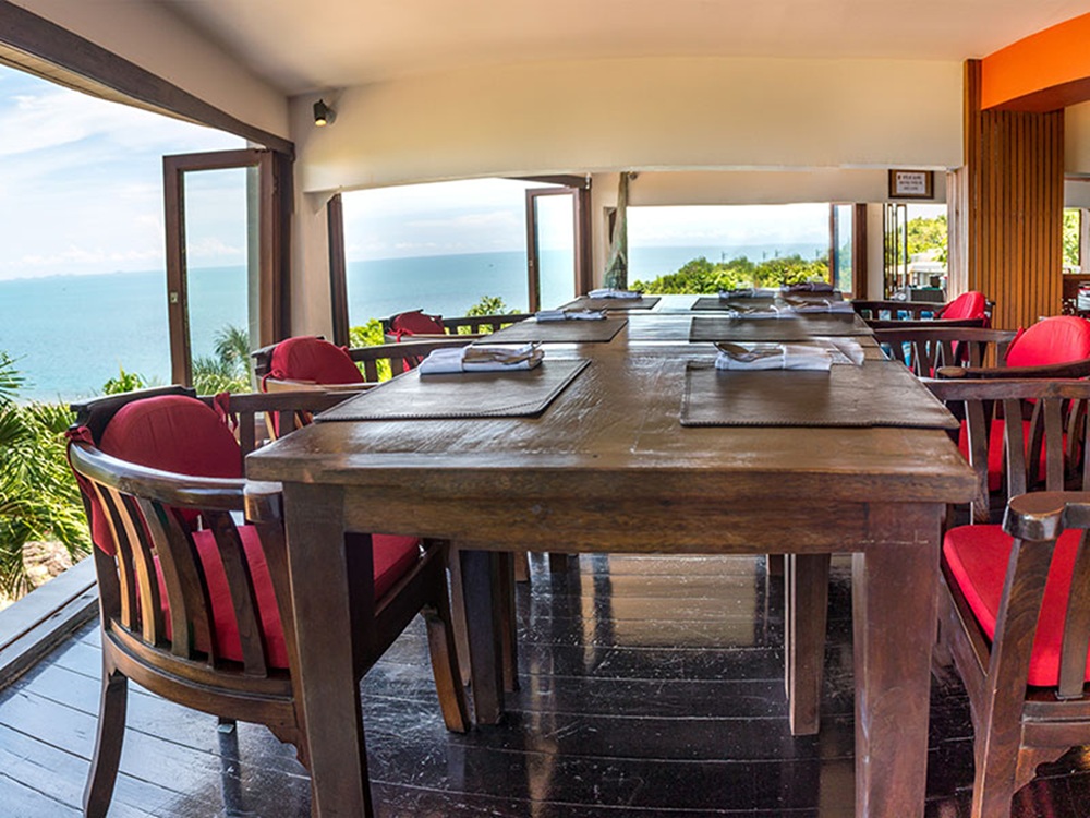 Dining at Sunsethill Resort