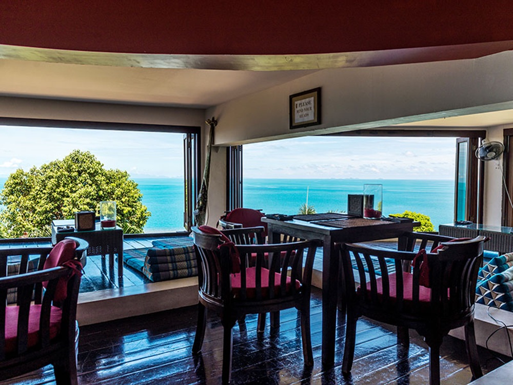 Dining at Sunsethill Resort