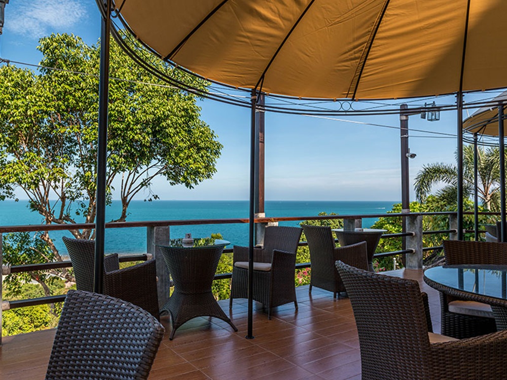 Dining at Sunsethill Resort