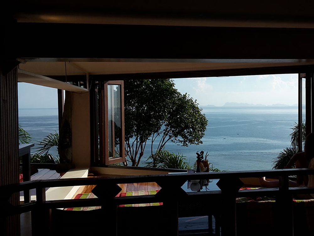 Dining at Sunsethill Resort