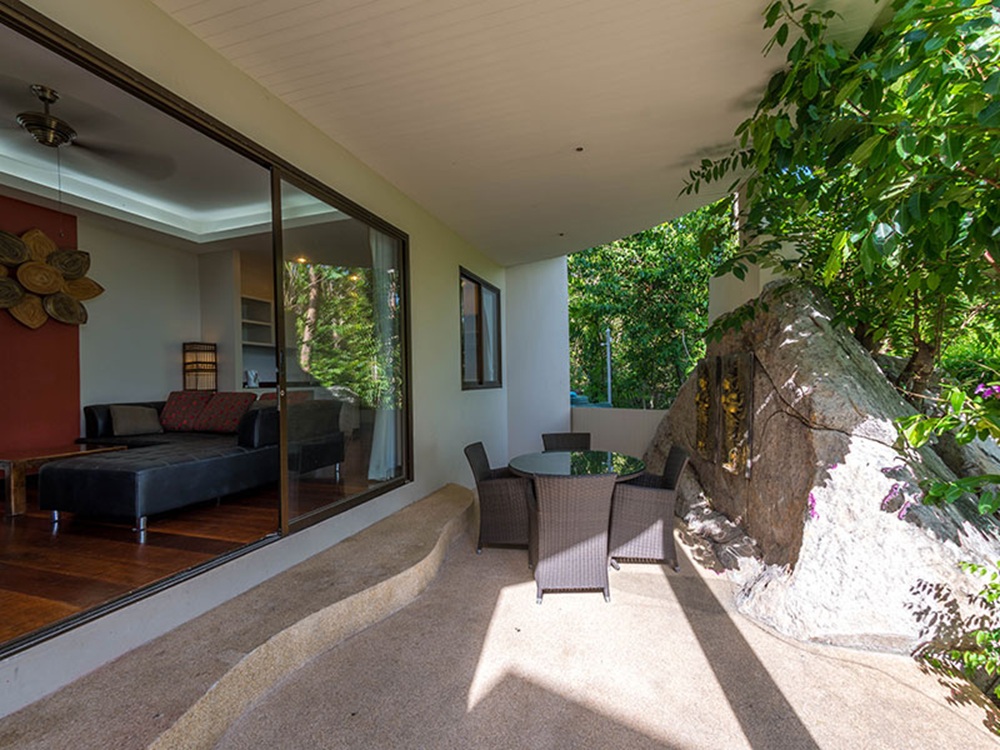 Rooms Terrace at Sunsethill Resort